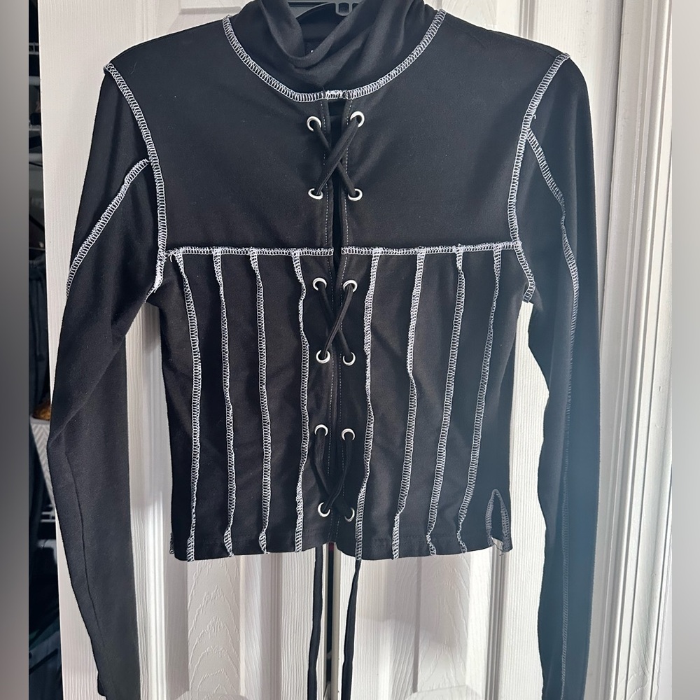 Black Lace Up Turtleneck Crop Top🖤